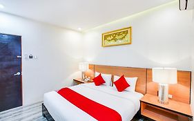 Oyo 489 Casa Mia Hotel Suites