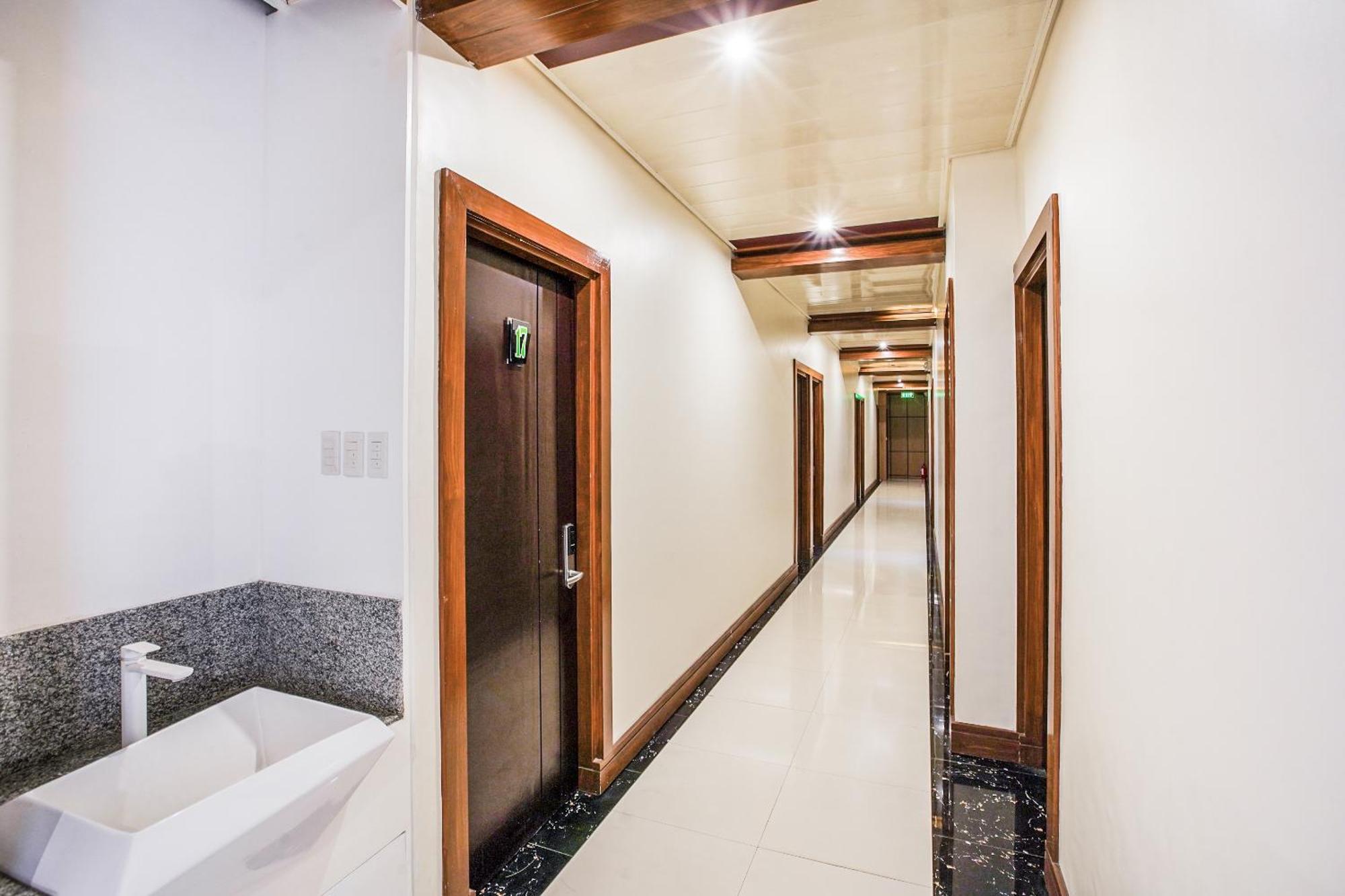 Oyo 489 Casa Mia Hotel Suites General Santos City Eksteriør billede